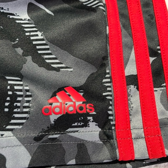 2T Adidas athletic shorts - Picture 2 of 3